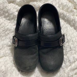 Dansko Black Leather Clog w/buckle - Size 40 - Size 9.5